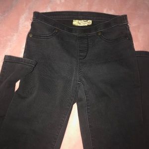 Vera Wang skinny jeans